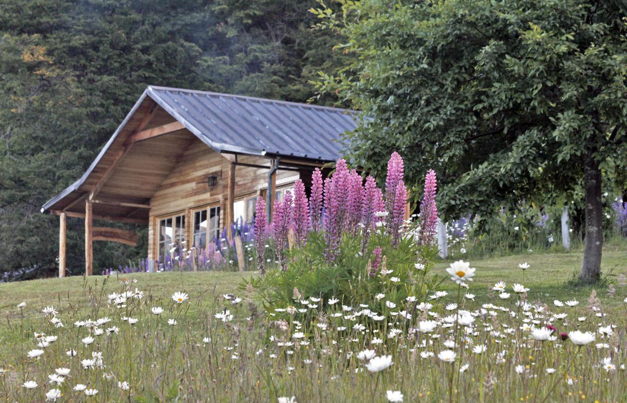 Mallin Colorado Ecolodge Aldana ภายนอก รูปภาพ